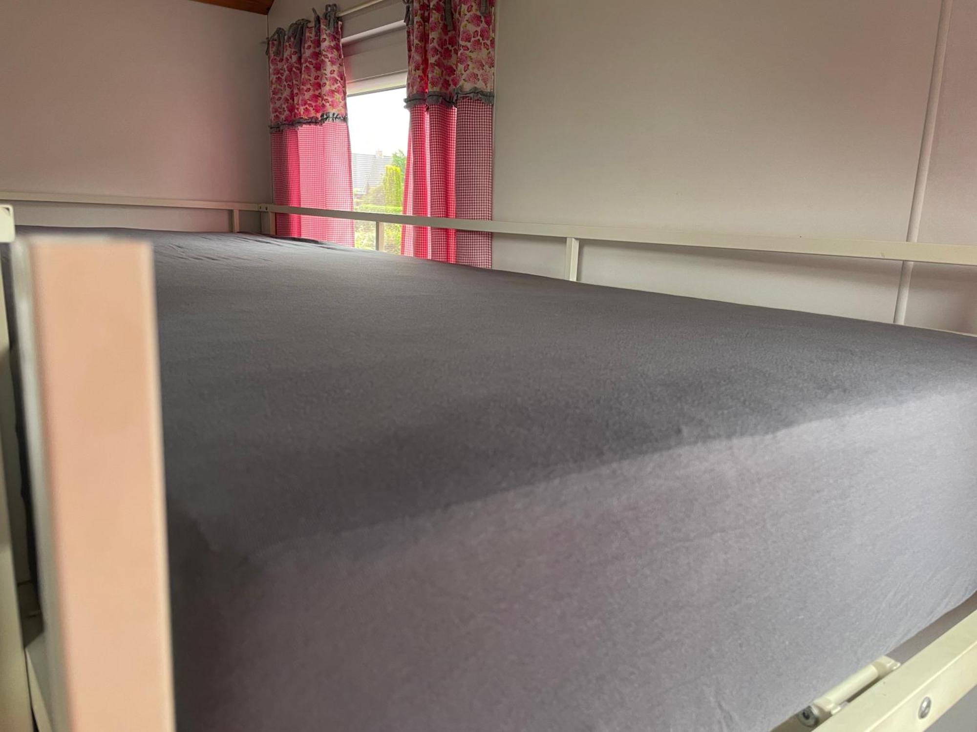 Bed and Breakfast Pipowagen Mamaloe Kesteren Exterior foto